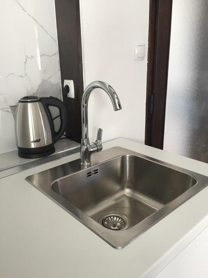Apartman Studio Sonas 3 With Free Private Parking คาร์โลวัตส์ ภายนอก รูปภาพ
